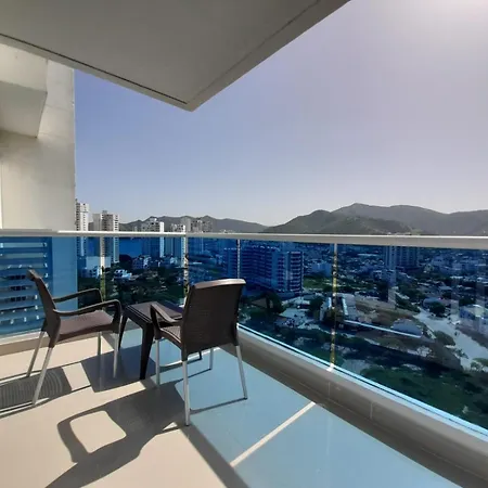 Hermoso Y Lujoso Piso 14 Con Salida Directa A La Playa Y Clubhouse Increible